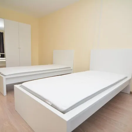 Pramones Av 77 Students Lt Apartment